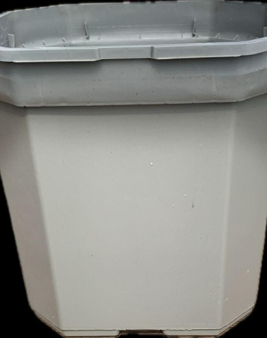 Ghiveci de flori pătrat din plastic 9L, 23 x 23 cm