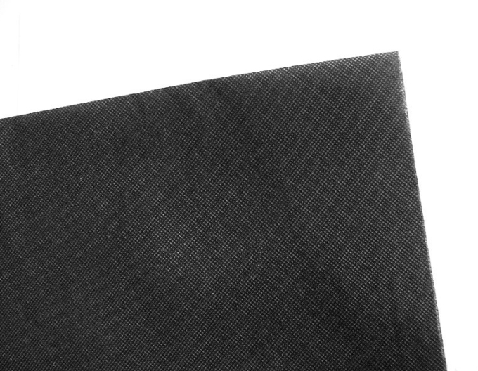 Țesătură nețesută neagră 45g/m2 1,6x5m